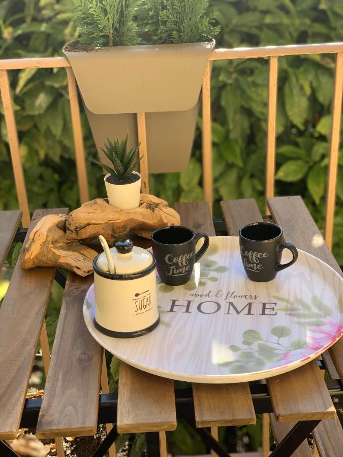 Apartament Iris 128: Il Terrazzino Sul Giardino