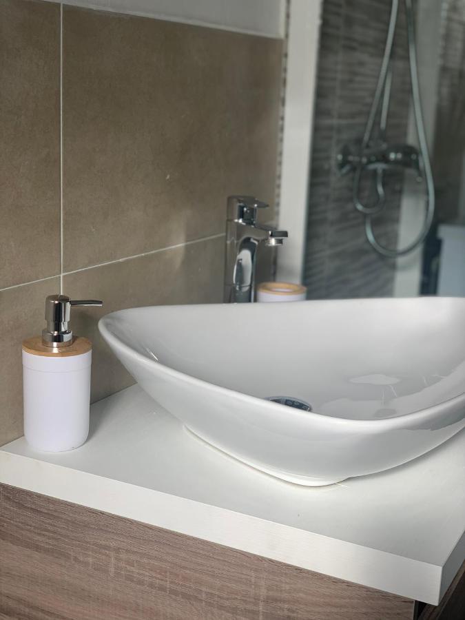 Apartament Iris 128: Il Terrazzino Sul Giardino